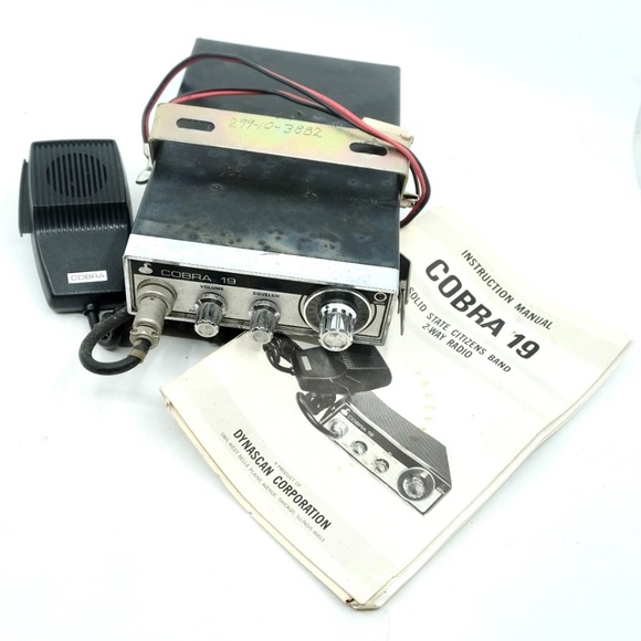 VTG~Cobra 19-23 Channel CB Radio W Manual Mount Microphone & Antenna- Not Tested - Picture 3 of 8